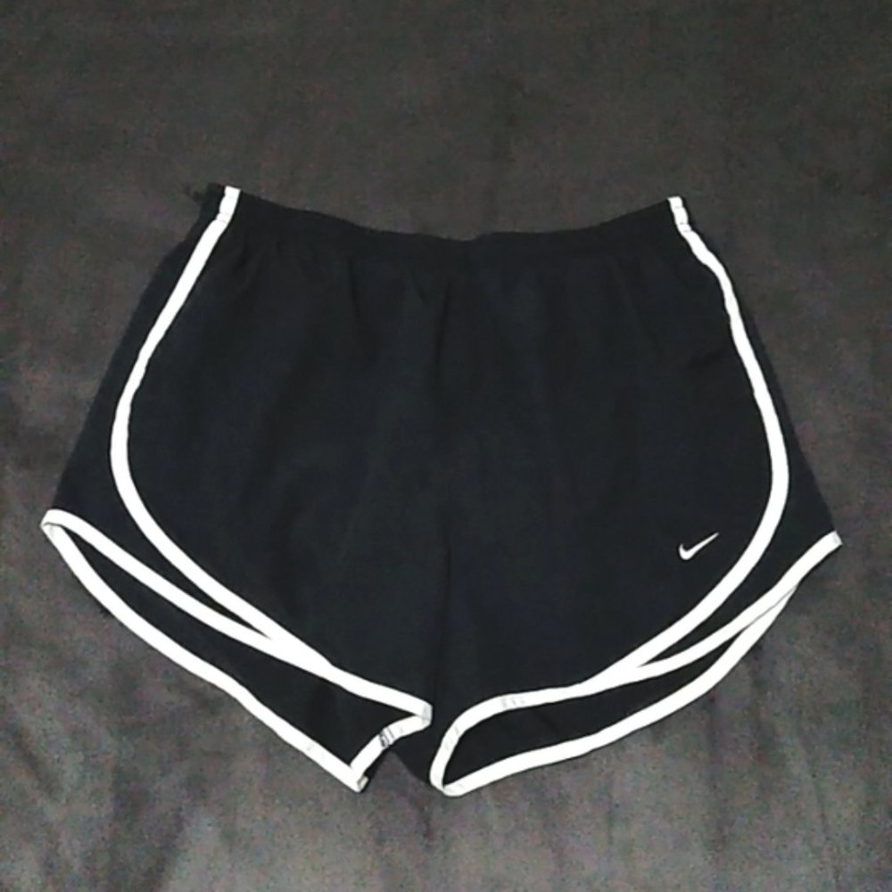 Nike Dri-Fit Tempo Run Shorts L